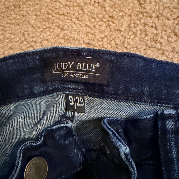 Judy Blue Jeans - Picture 3 of 4